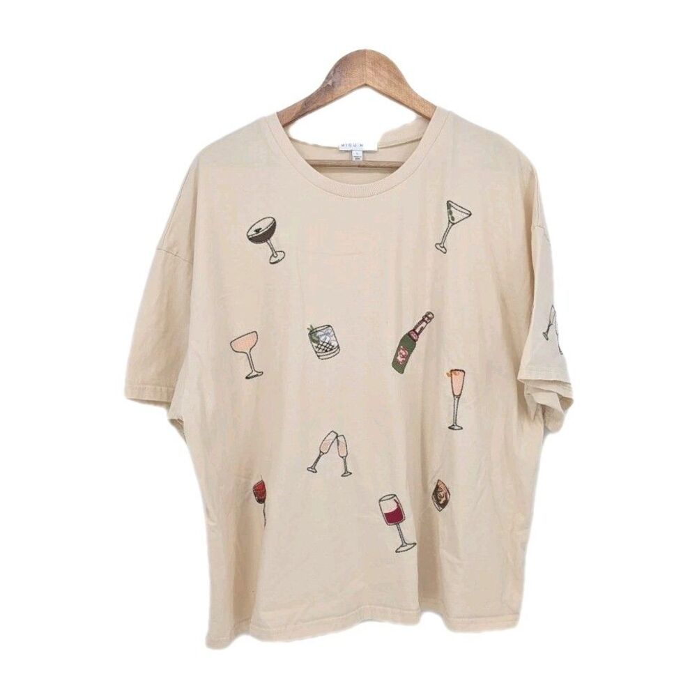 Miou Muse graphic t-shirt Cocktails happy hour drinks Women's Short Sleeve Large